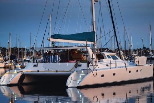 This 47.0' Voyager cand take up to 12 passengers around San Diego