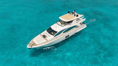 Boat for rent Azimut 84.0 feet in Cancun Mexico, Mexico
