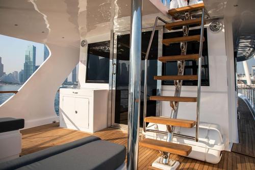 Hatteras's 62.0 feet in Dubai