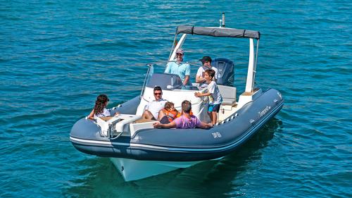 Discover Lagos surroundings on this Tempest 850 Capelli boat