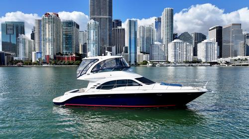 Beautiful and Luxury 60’ Sea Ray