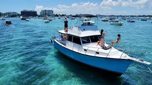 Boat rental in Miami, FL