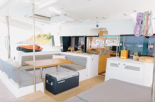This 45.0' Lagoon 450 F cand take up to 6 passengers around Marigot, Saint Martin