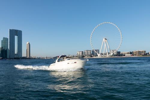 This 33.0' Bavaria cand take up to 10 passengers around Dubai