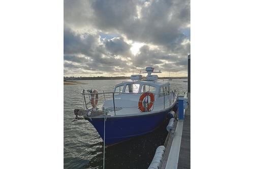 Classic boat rental in Doca de Alcântara - Porto de Lisboa, Portugal