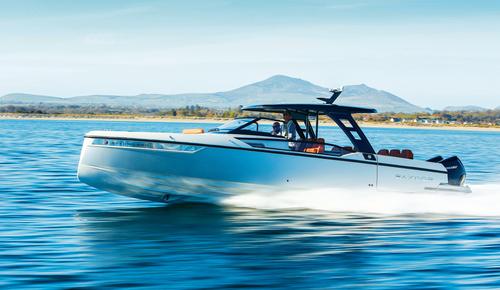 Saxdor 320 GTO for day Charter in Syracuse, Sicily