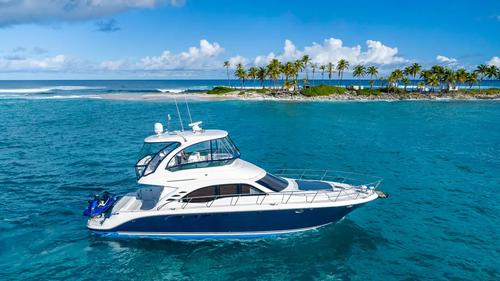 Sleek and Spacious 55' Sea Ray Flybridge for an Unforgettable Charter