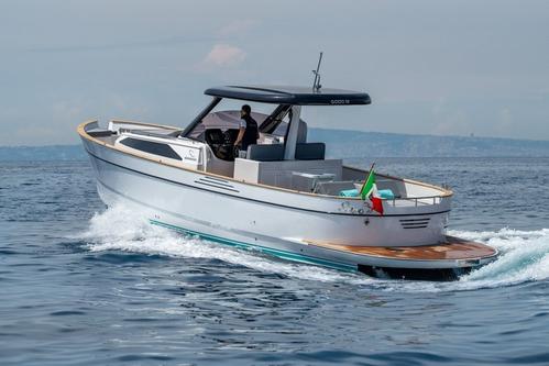 Apreamare's 35.0 feet in Sorrentoa
