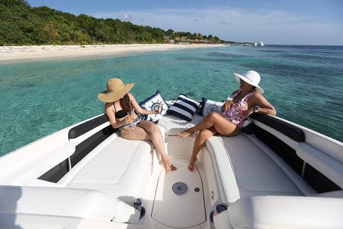 Sea Ray boat for rent in Cozumel