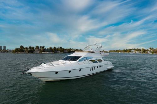 Boat rental in Miami Beach, FL