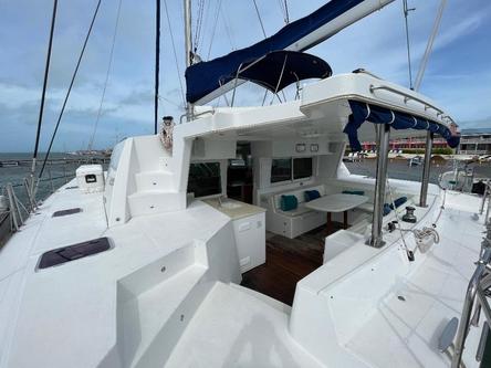 This 50.0' Lagoon cand take up to 6 passengers around San Pedro