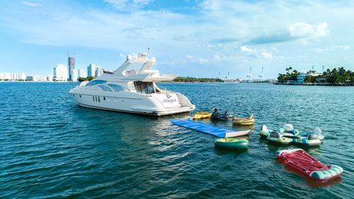 Boat rental in Miami Beach, FL