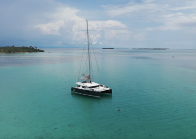 Lagoon boat for rent in Panama