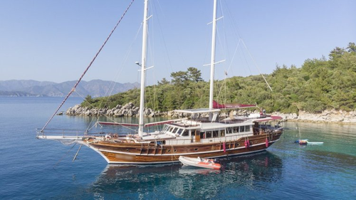 This 104.0' WOODEN cand take up to 16 passengers around Marmaris