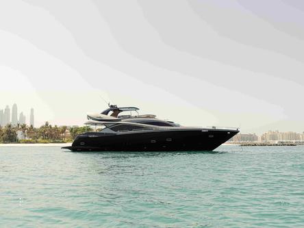 Flybridge boat rental in Dubai, United Arab Emirates