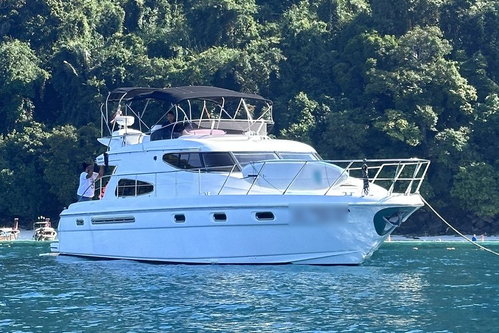 Luxury Sealine T52 motor yacht in Phuket