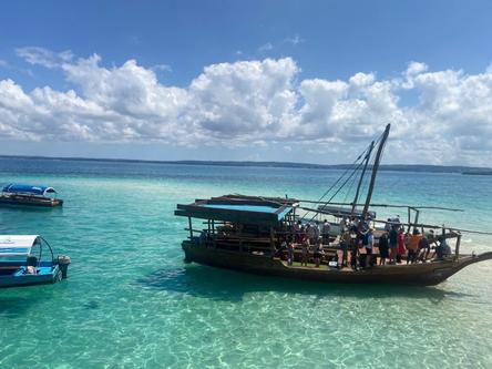 Prison Island & Giant Tortoises – Half-Day Local Boat Trip