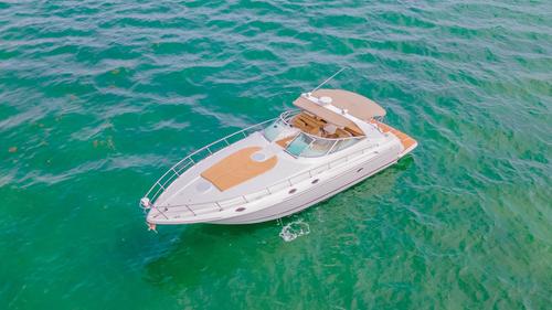 Cruiser boat for rent in Miami