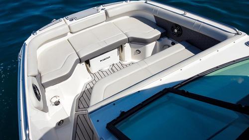 Boating is fun with a Sea Ray in puerto vallarta