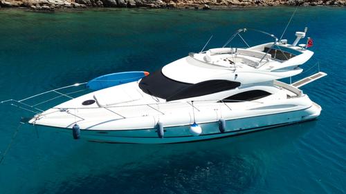 Discover bodrum surroundings on this manhattan Sunseeker boat