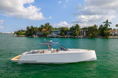 2023 Pardo 43 – Modern Performance & Luxury in Miami