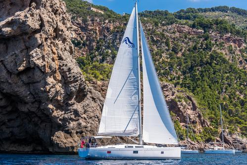Boating is fun with a Hanse in Soller