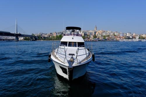 Motor yacht boat rental in İstanbul, Turkey