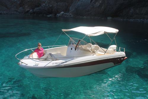 This 20.0' Jeanneau Cap Camarat cand take up to 7 passengers around Port De Sóller