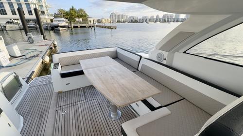 Cruiser boat for rent in Miami Beach