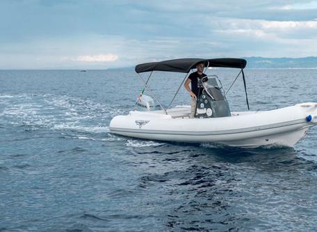 Classic boat for rent in Milazzo