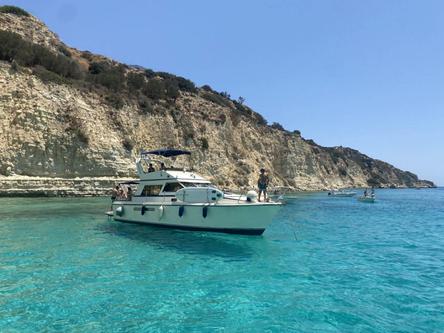 Chania: Private Cruise with Sup Food & Unlimited Drinks.