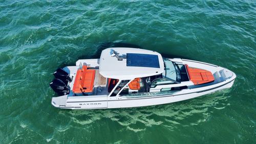 Up to 13 persons can enjoy a ride on this Motor boat boat