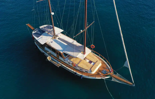Ideal Gulet for Groups of Friends or Large Families in Bodrum – 8-Person Capacity