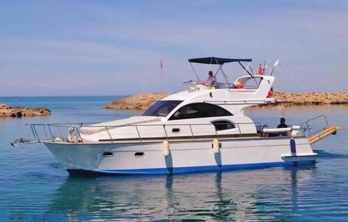 Luxury Touch for Your Special Days: VIP Yacht in Side