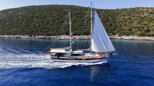 Up to 12 persons can enjoy a ride on this Gulet boat