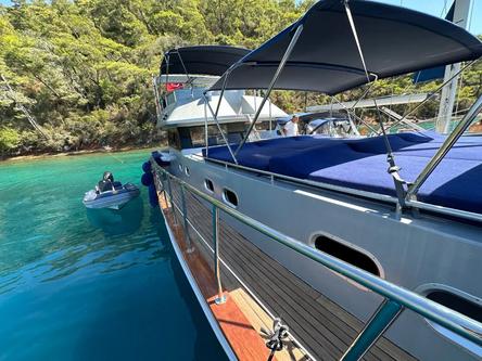 Up to 12 persons can enjoy a ride on this Gulet boat