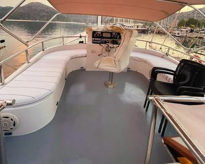This 59.0' Custom cand take up to 7 passengers around Bozburun