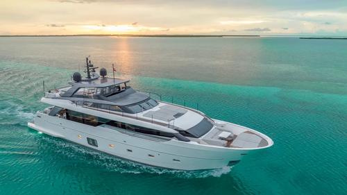 Motor yacht boat for rent in Miami Beach
