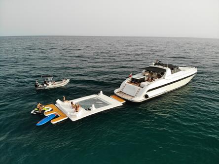 Discover Marbella surroundings on this 80 MANGUSTA boat