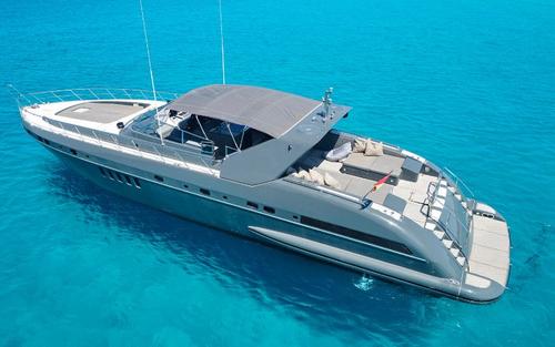 Sleek 80 ft Luxury Yacht Charter in Marbella for High-Speed Coastal Cruising
