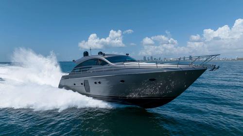 Boating is fun with a Motor yacht in Miami