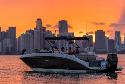 Charter this Stunning 29’ SeaRay SDX in Miami, FL - Luxury Made Easy!