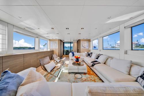 Mega yacht boat for rent in Miami Beach