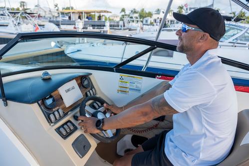 Boat rental in West Bay, 