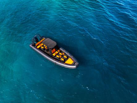 This 28.21' Sea Marine cand take up to 11 passengers around Ugljan