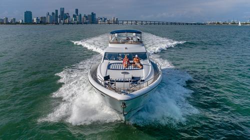 SUNSEEKER's 82.0 feet in Miami Beach