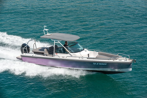 Premium Sport Cruiser with Skipper & High Performance