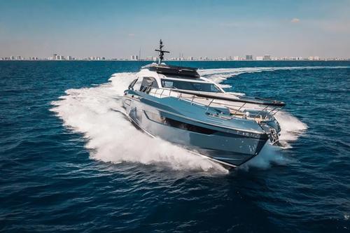 80.0 feet Azimut in great shape