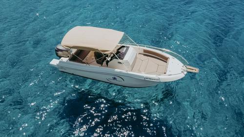 Boating is fun with a Motor boat in Santa Eulària des Riu