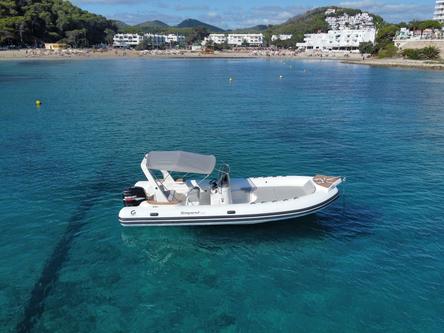 Alquiler neumática Capelli Tempest 7.5 250cv en Santa Eulalia del Río